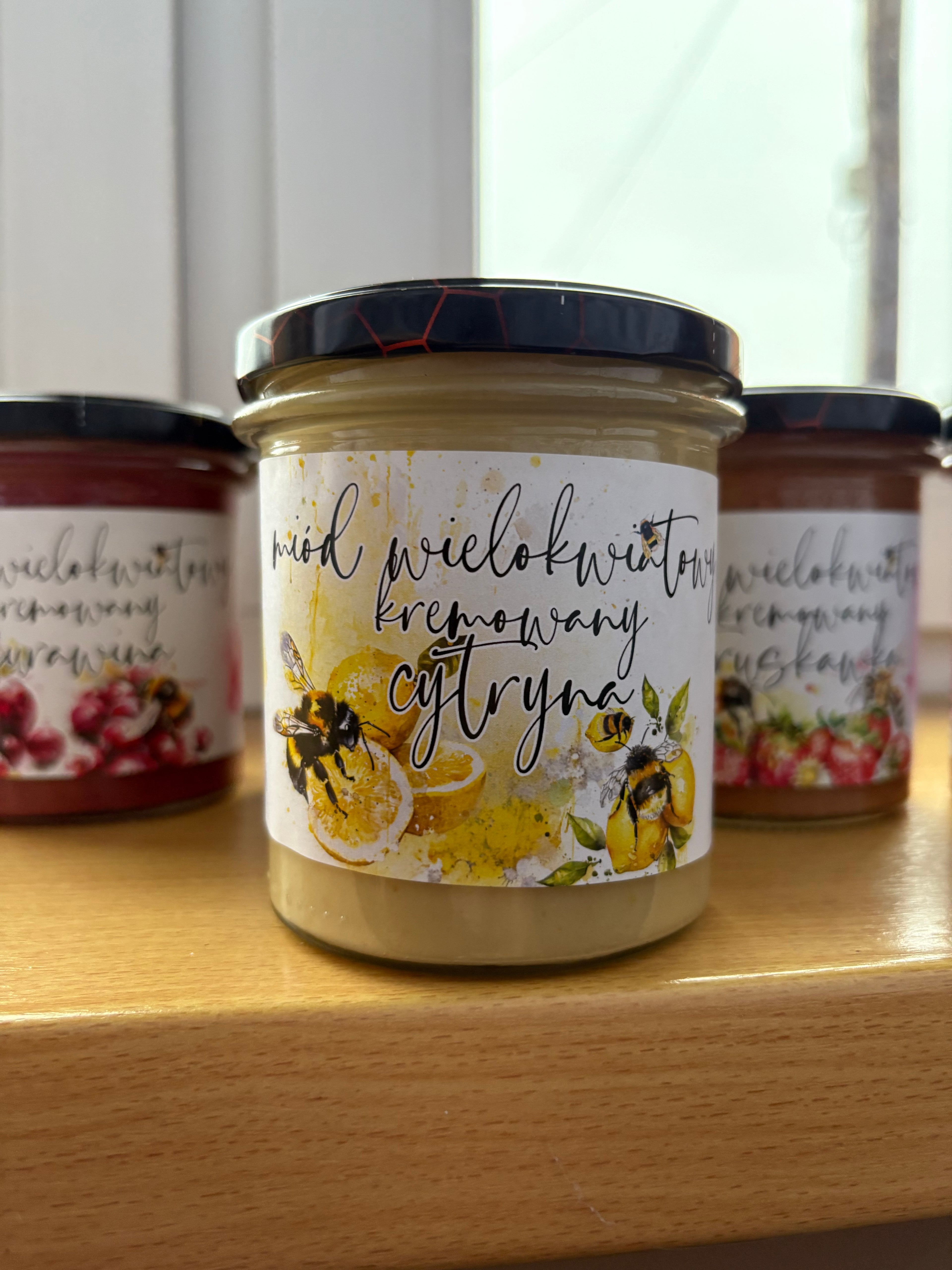Miód kremowany z dodatkiem cytryny